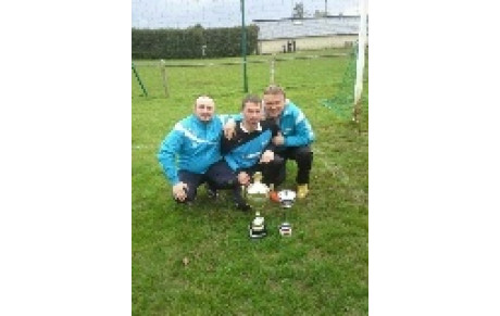 Un trio de coachs heureux ....